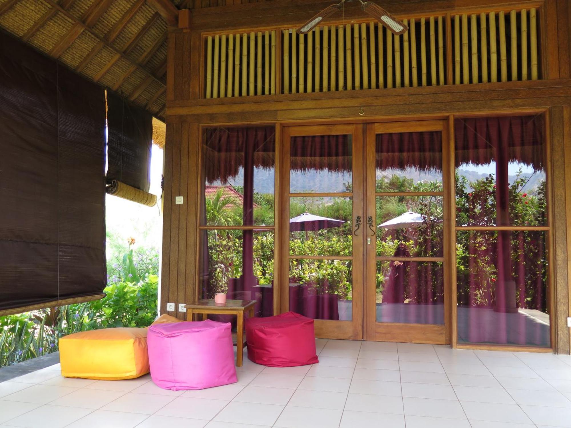 Sunia Loka Bungalows & Dive Center Pemuteran Oda fotoğraf